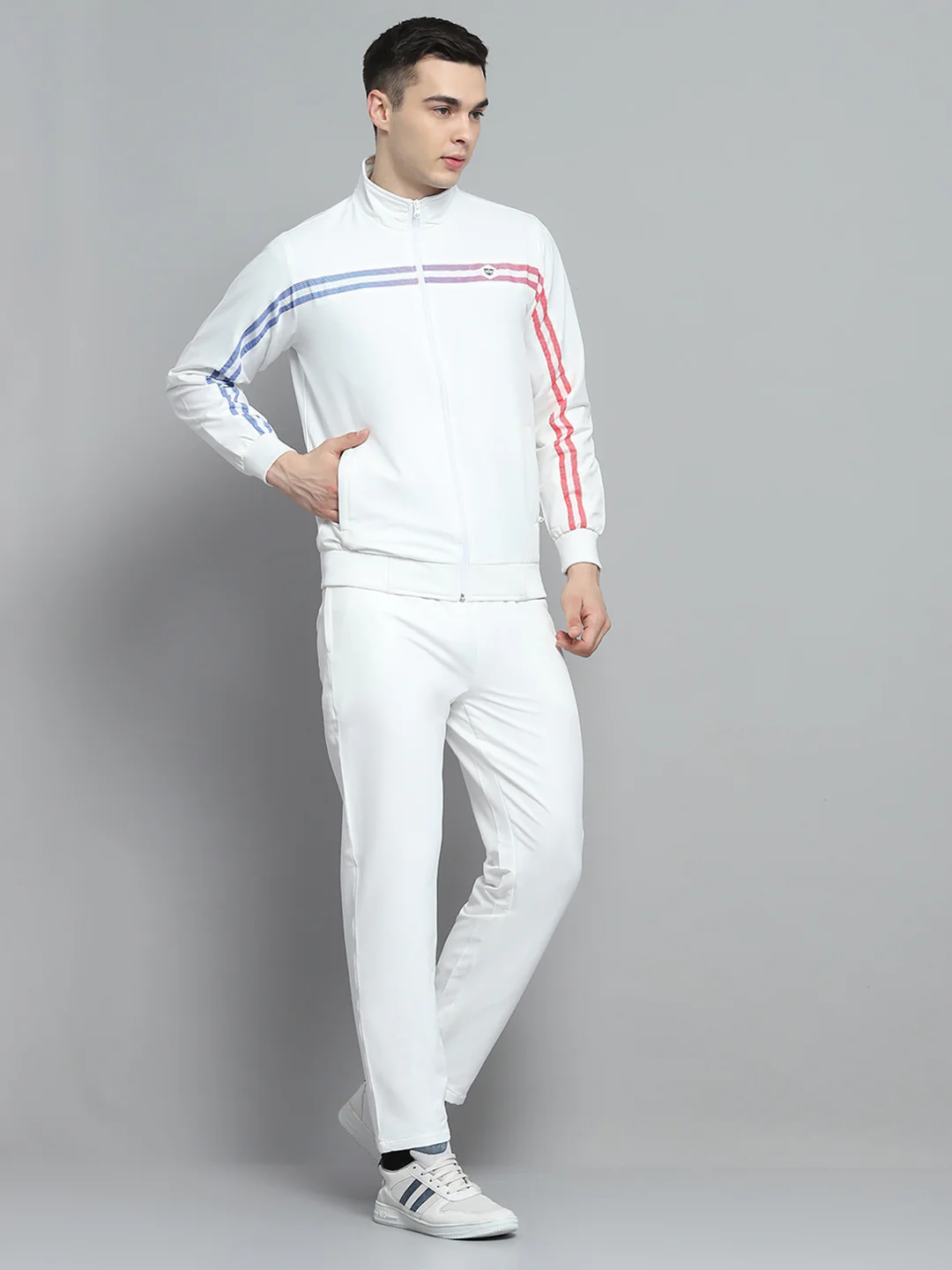 Men White Solid Mock Neck Full Sleeve Winter Tracksuit - Image 4