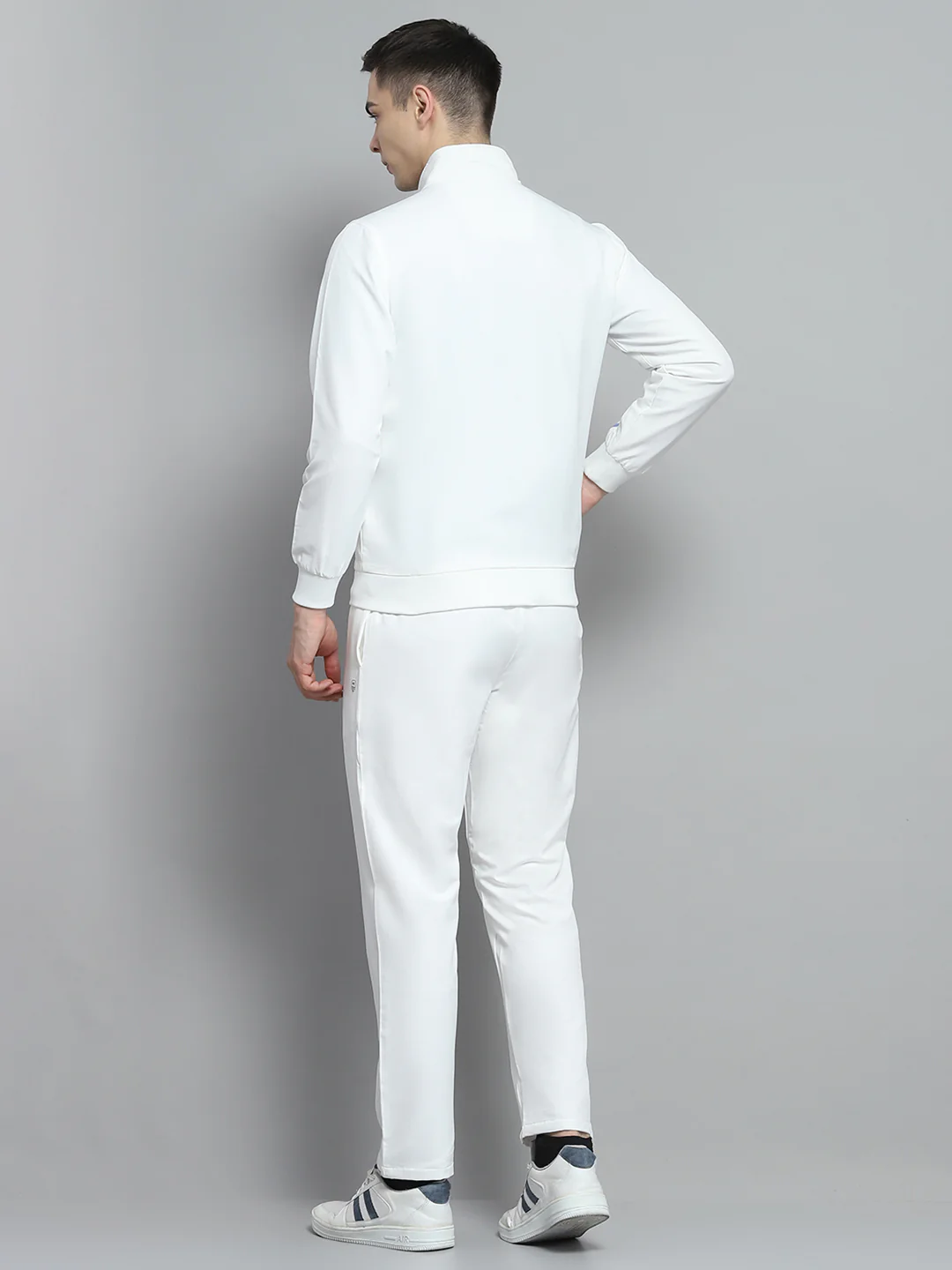 Men White Solid Mock Neck Full Sleeve Winter Tracksuit - Image 5