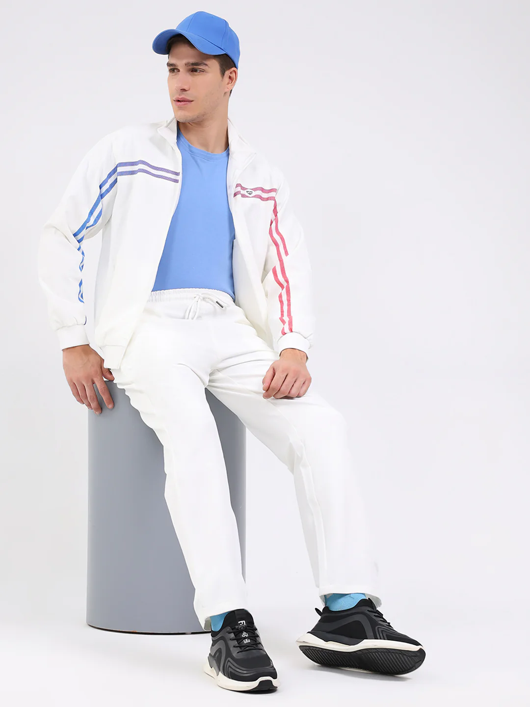 Men White Solid Mock Neck Full Sleeve Winter Tracksuit - Image 2