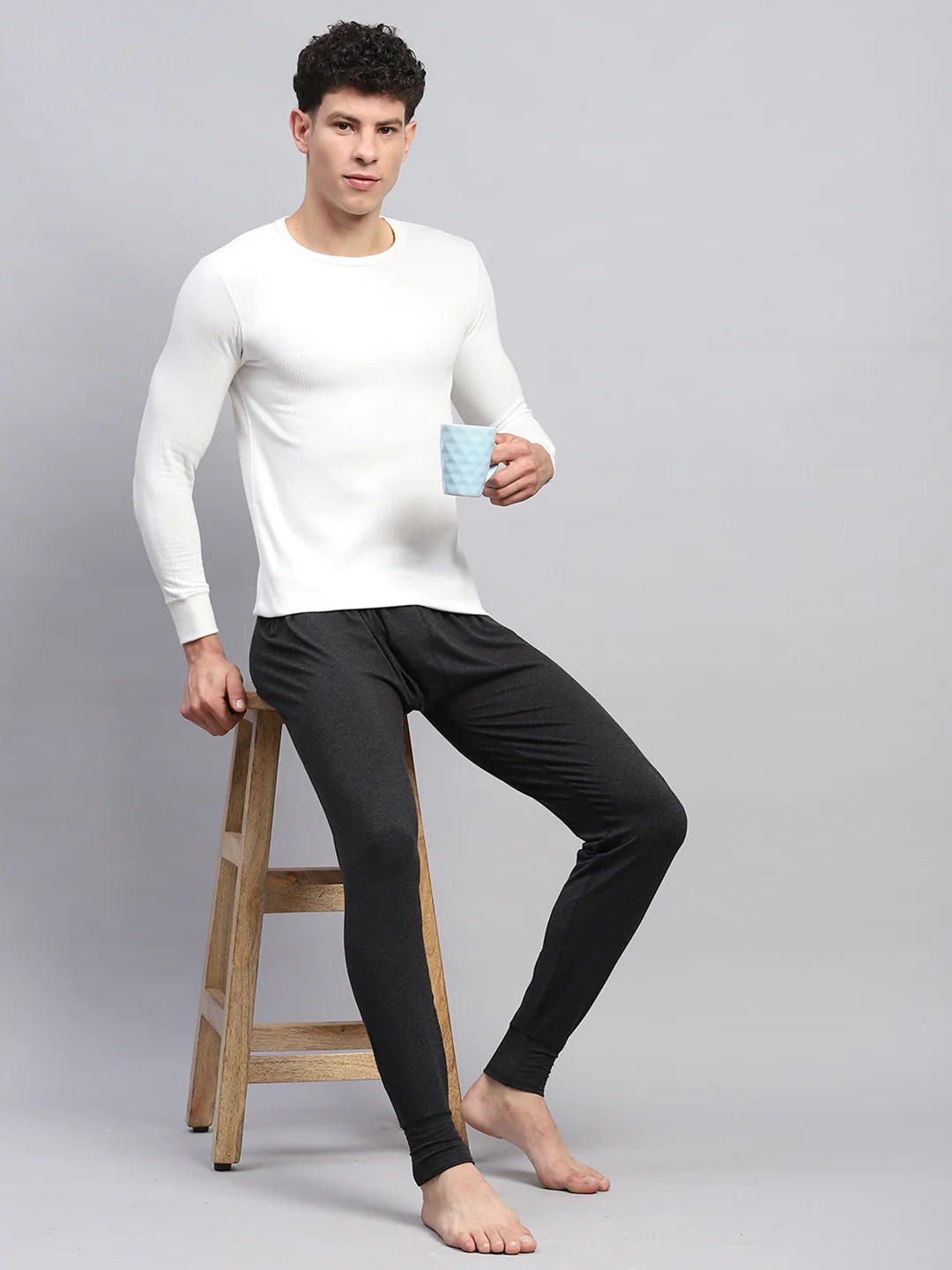 Men White Solid Round Neck Full Sleeve Thermal Vest - Image 2