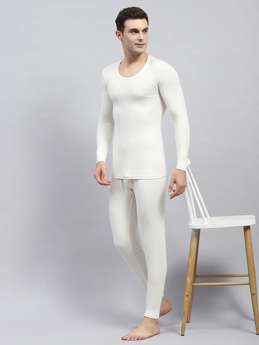 Men White Solid Round Neck Full Sleeve Thermal Vest - Image 2