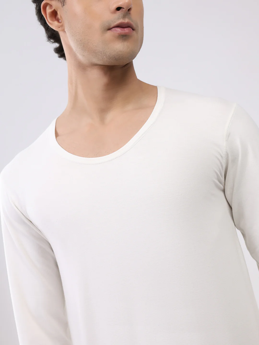 Men White Solid Round Neck Full Sleeve Thermal Vest - Image 6