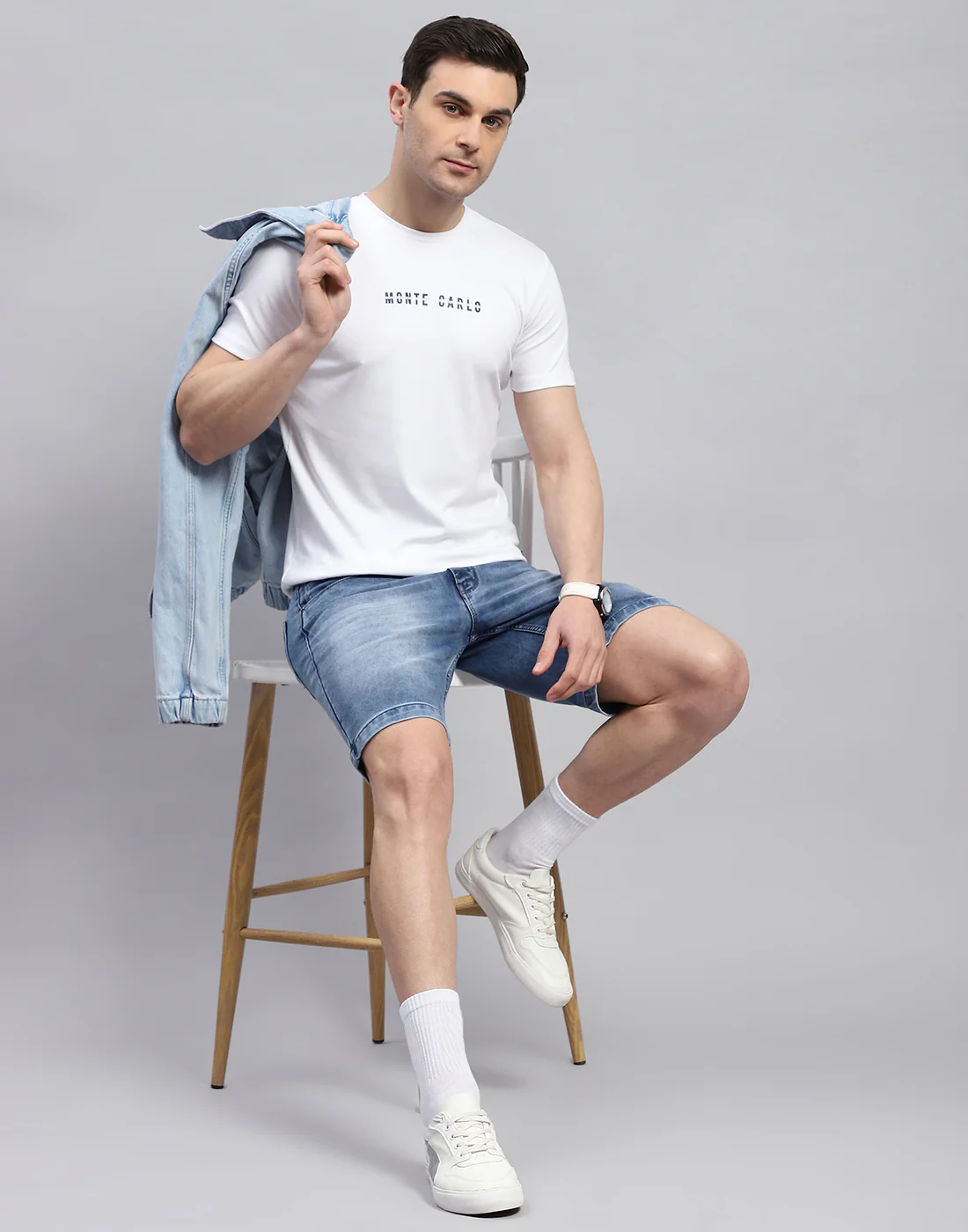 Men White Solid Round Neck Half Sleeve T-Shirt - Image 2