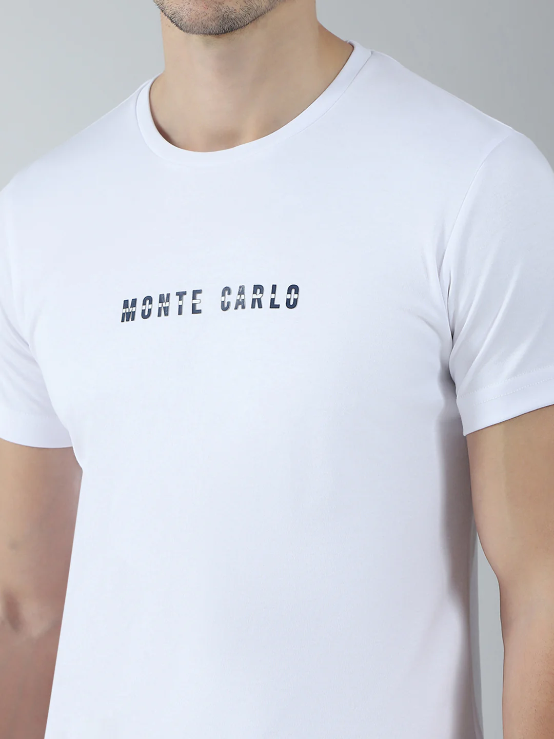 Men White Solid Round Neck Half Sleeve T-Shirt - Image 6