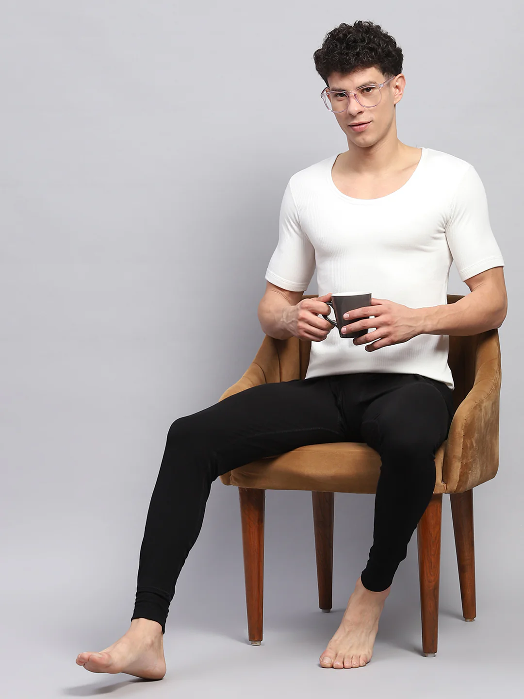 Men White Solid Round Neck Half Sleeve Thermal Vest - Image 2