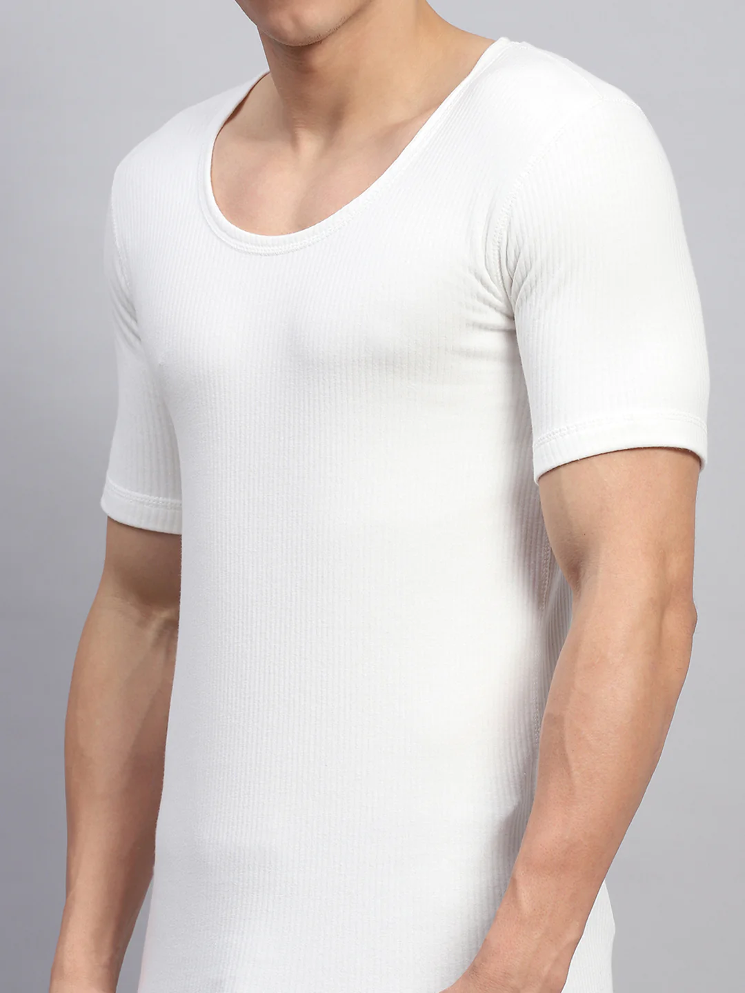Men White Solid Round Neck Half Sleeve Thermal Vest - Image 6