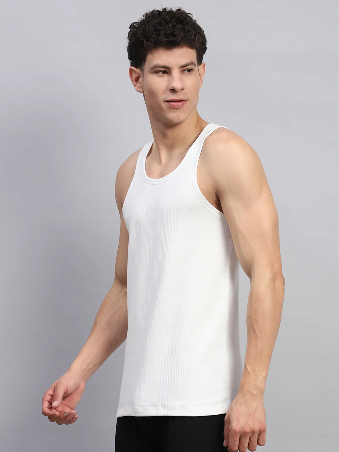 Men White Solid Round Neck Sleeveless Thermal Vest - Image 3