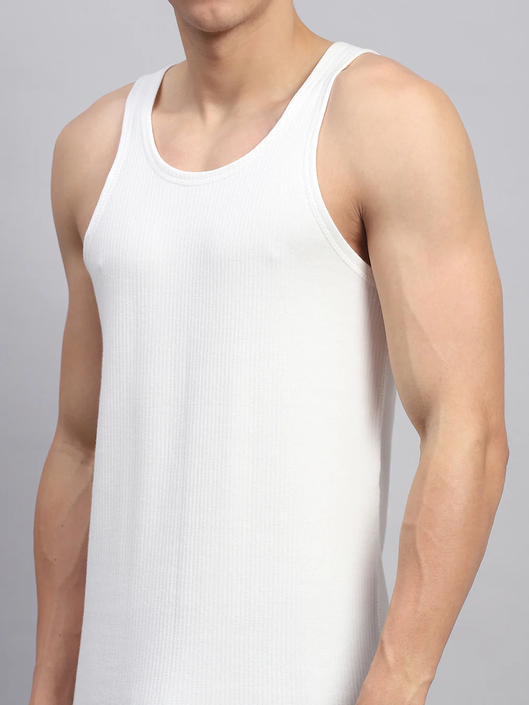 Men White Solid Round Neck Sleeveless Thermal Vest - Image 6