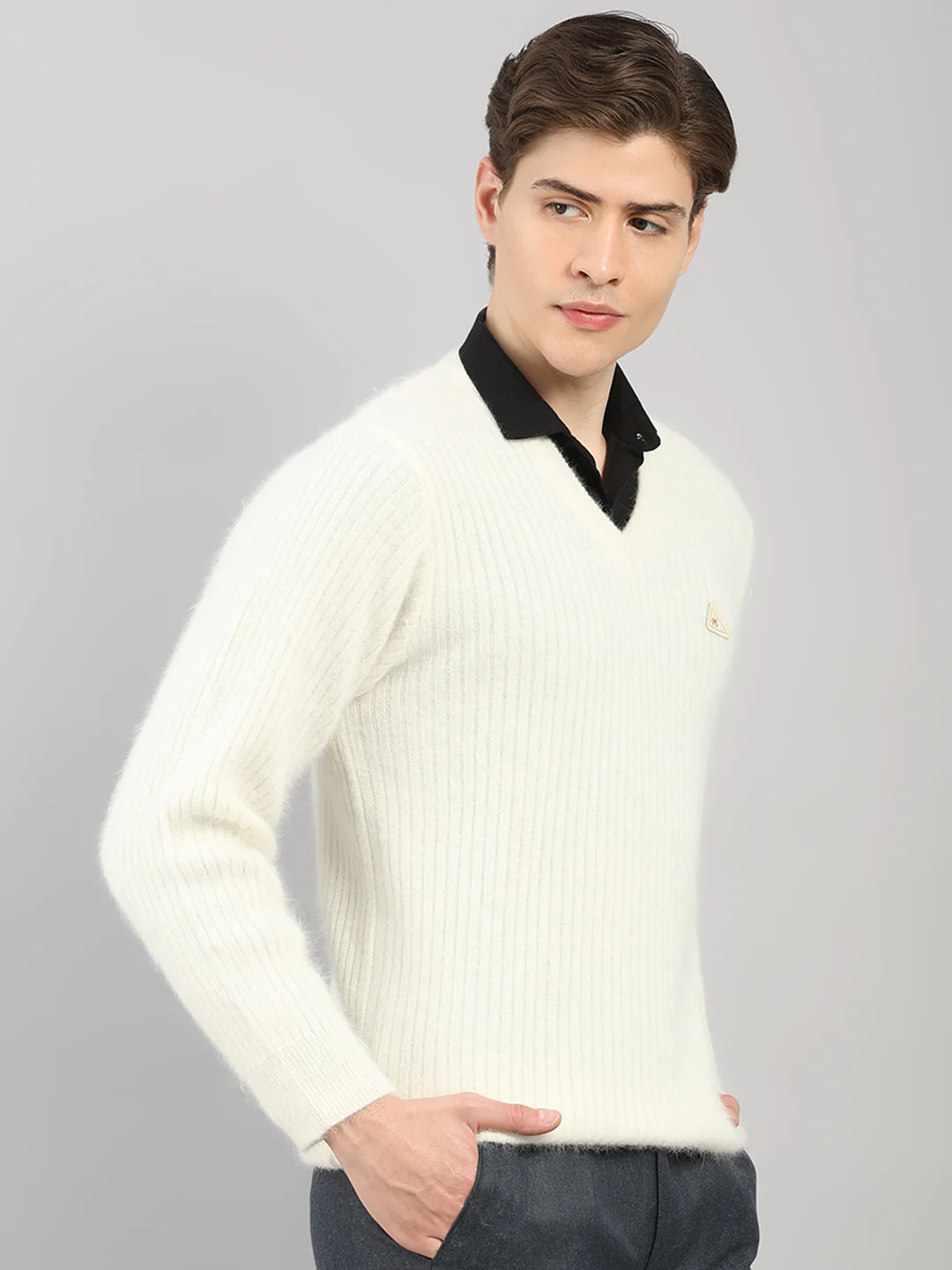 Men White Solid V Neck Full Sleeve Pullover - Image 4