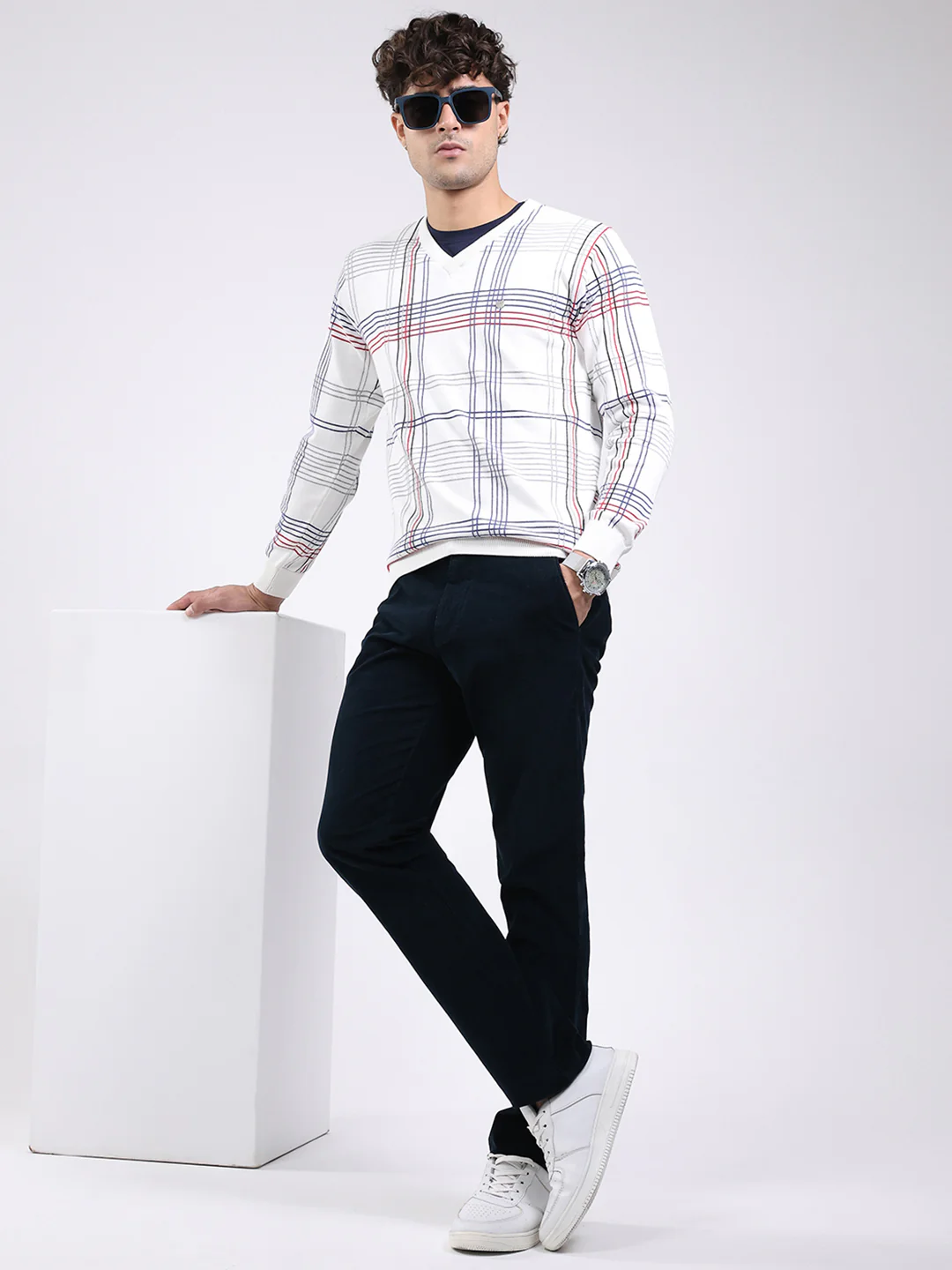 Men White Solid V Neck Full Sleeve Pullover - Image 2