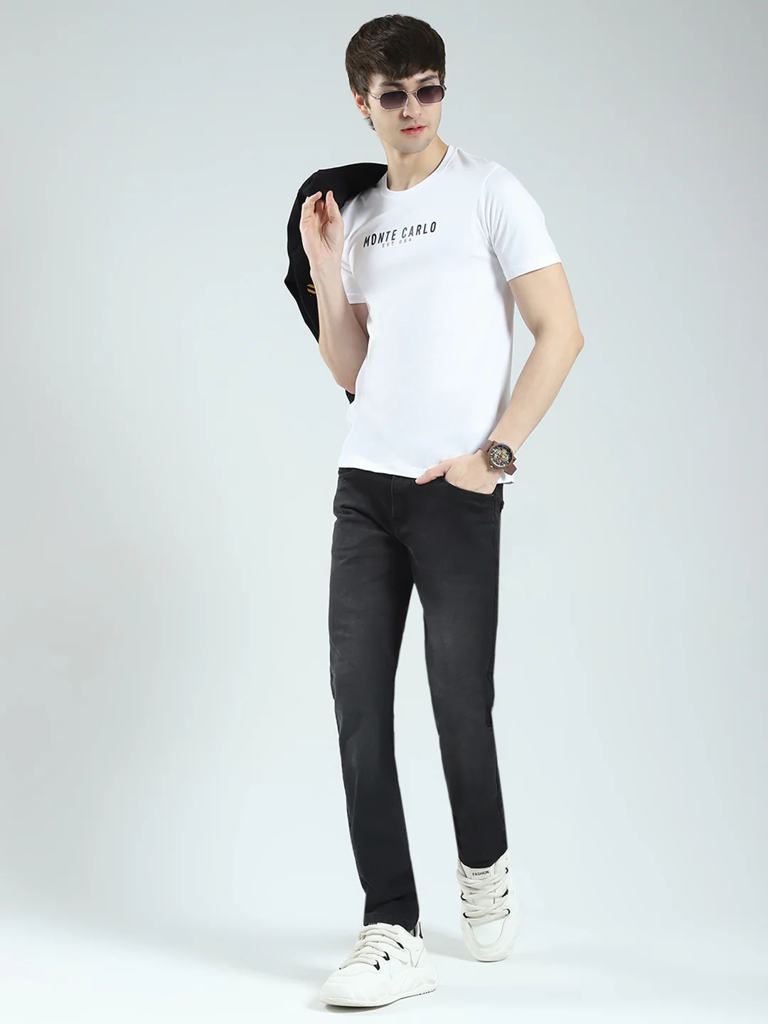 Men White Solid Round Neck Half Sleeve T-Shirt - Image 2