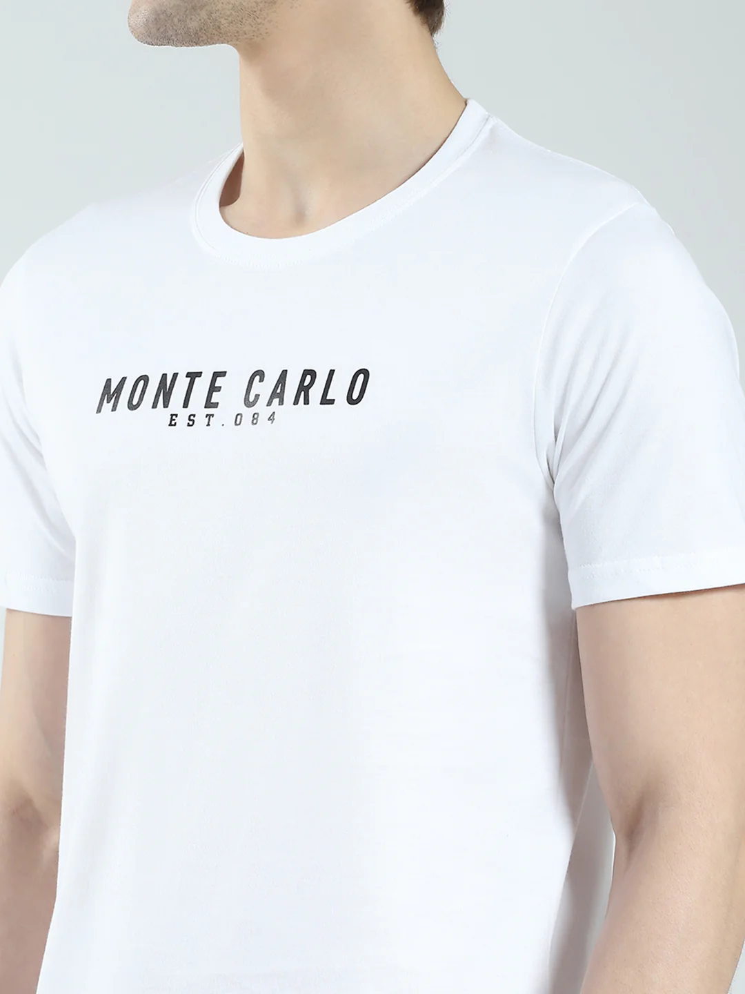 Men White Solid Round Neck Half Sleeve T-Shirt - Image 7