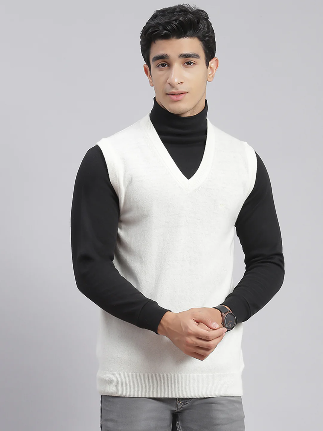 Men White Solid V Neck Sleeveless Sweaters/Pullovers - Image 2