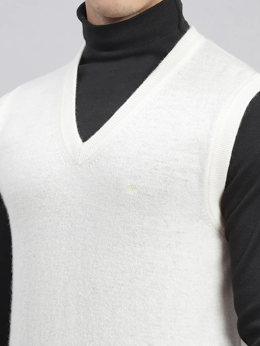 Men White Solid V Neck Sleeveless Sweaters/Pullovers - Image 6