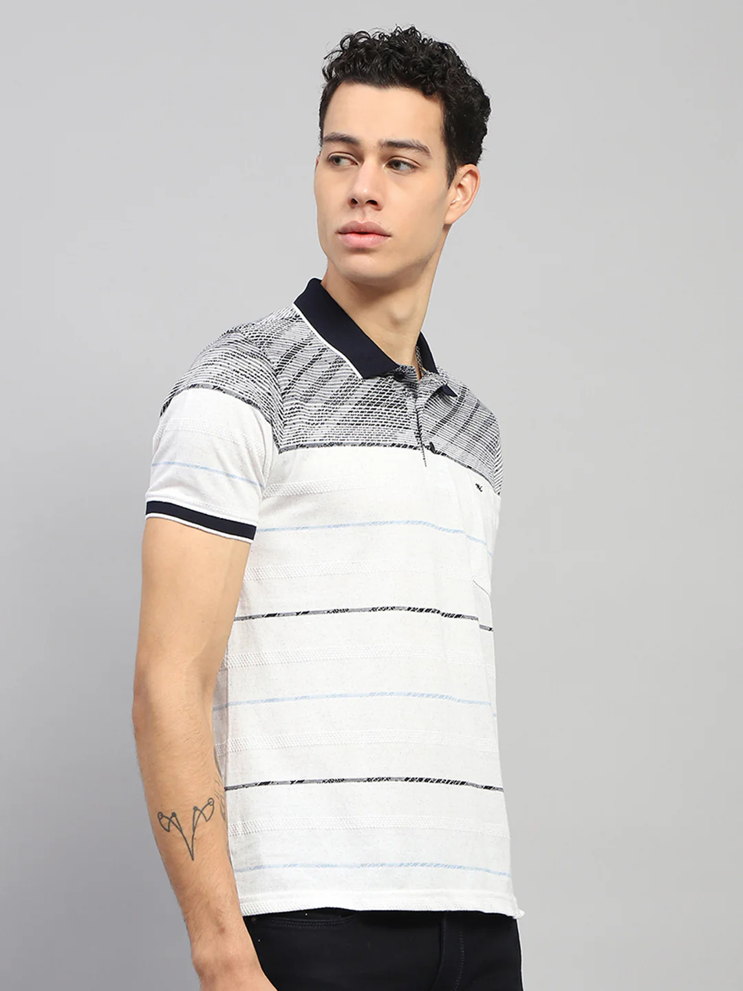 Men White Stripe Collar Half Sleeve T-Shirt - Image 4