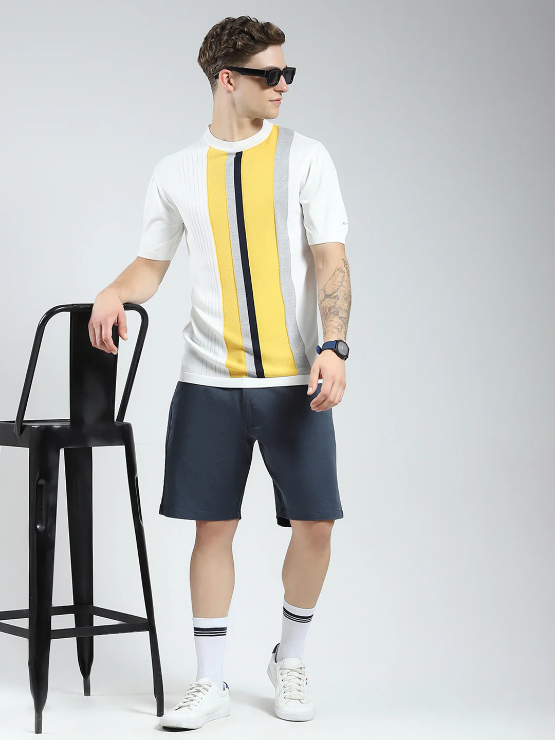 Men White Stripe Round Neck Half Sleeve T-Shirt - Image 2