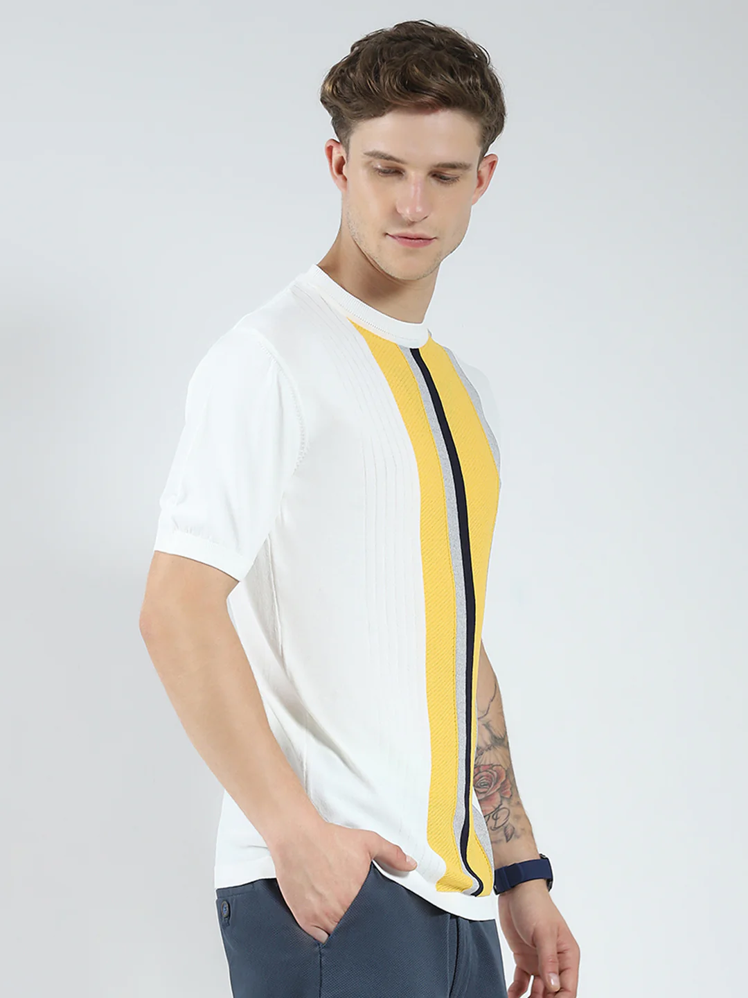 Men White Stripe Round Neck Half Sleeve T-Shirt - Image 4
