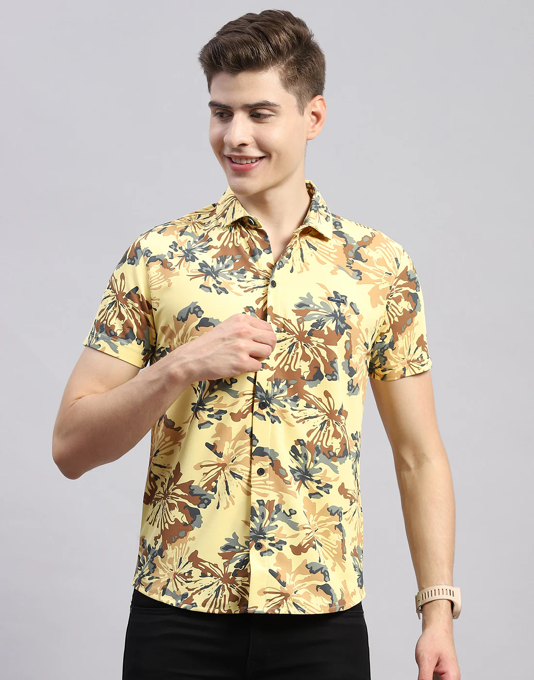 Men Yellow Floral Print Collar Half Sleeve Shirt