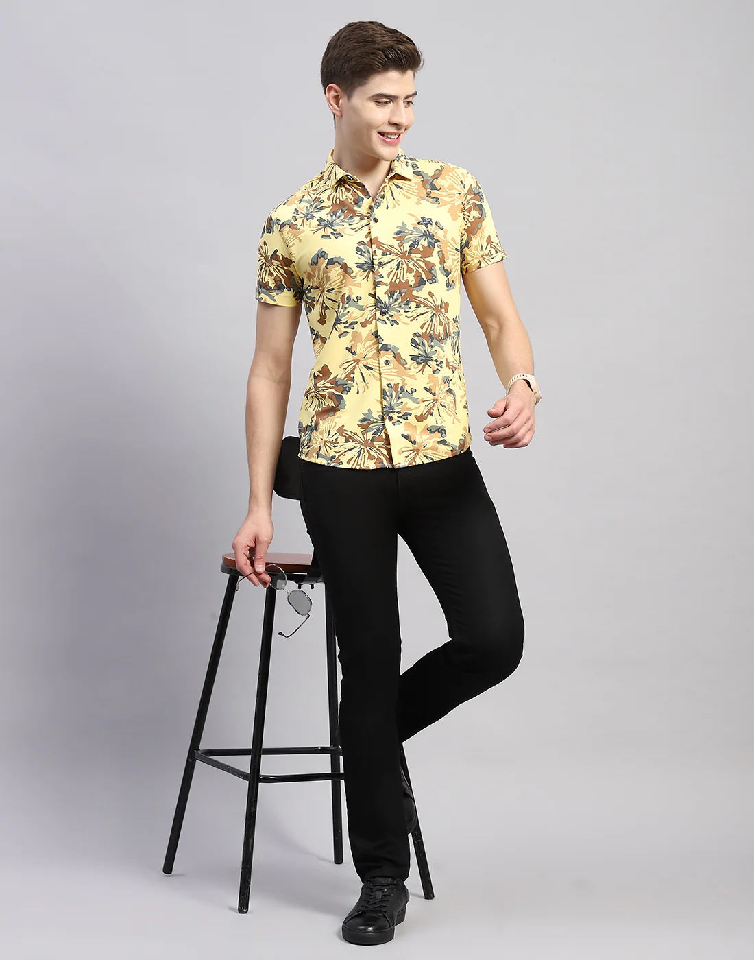 Men Yellow Floral Print Collar Half Sleeve Shirt - Image 2