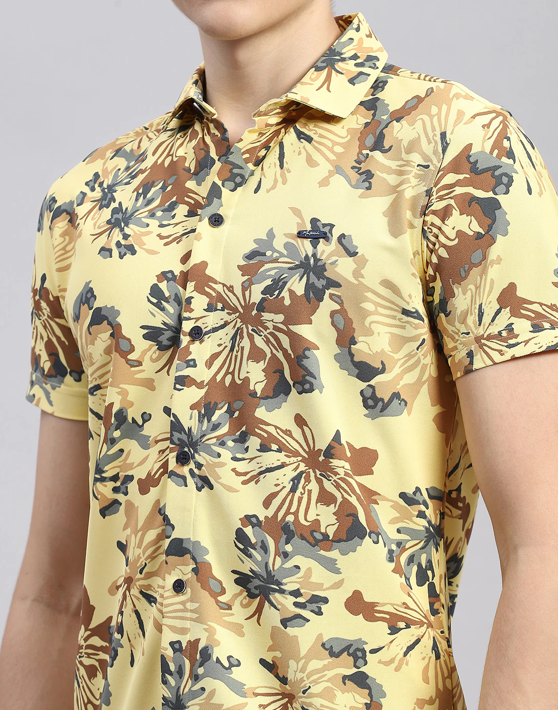 Men Yellow Floral Print Collar Half Sleeve Shirt - Image 7