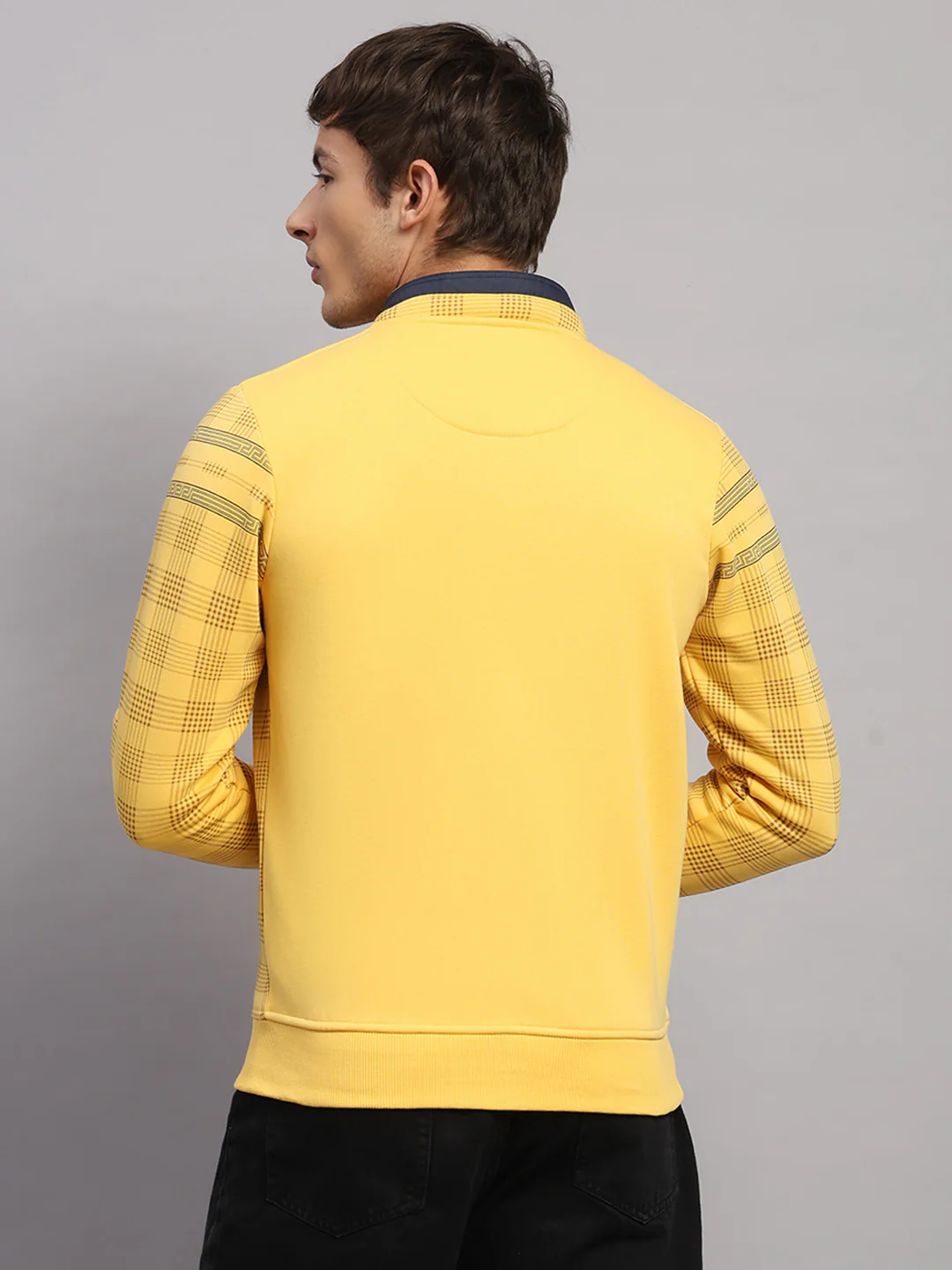 Men Yellow Printed Collar Full Sleeve Sweatshirt - Image 5