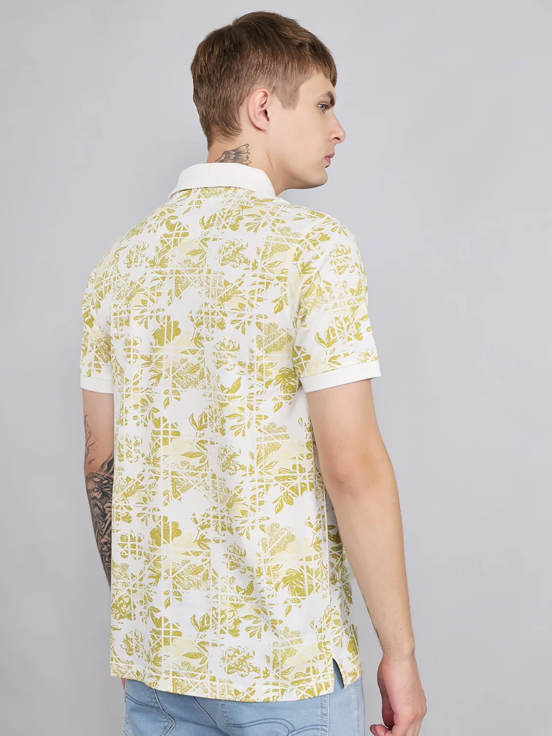 Men Yellow Printed Collar Half Sleeve T-Shirt - Image 4