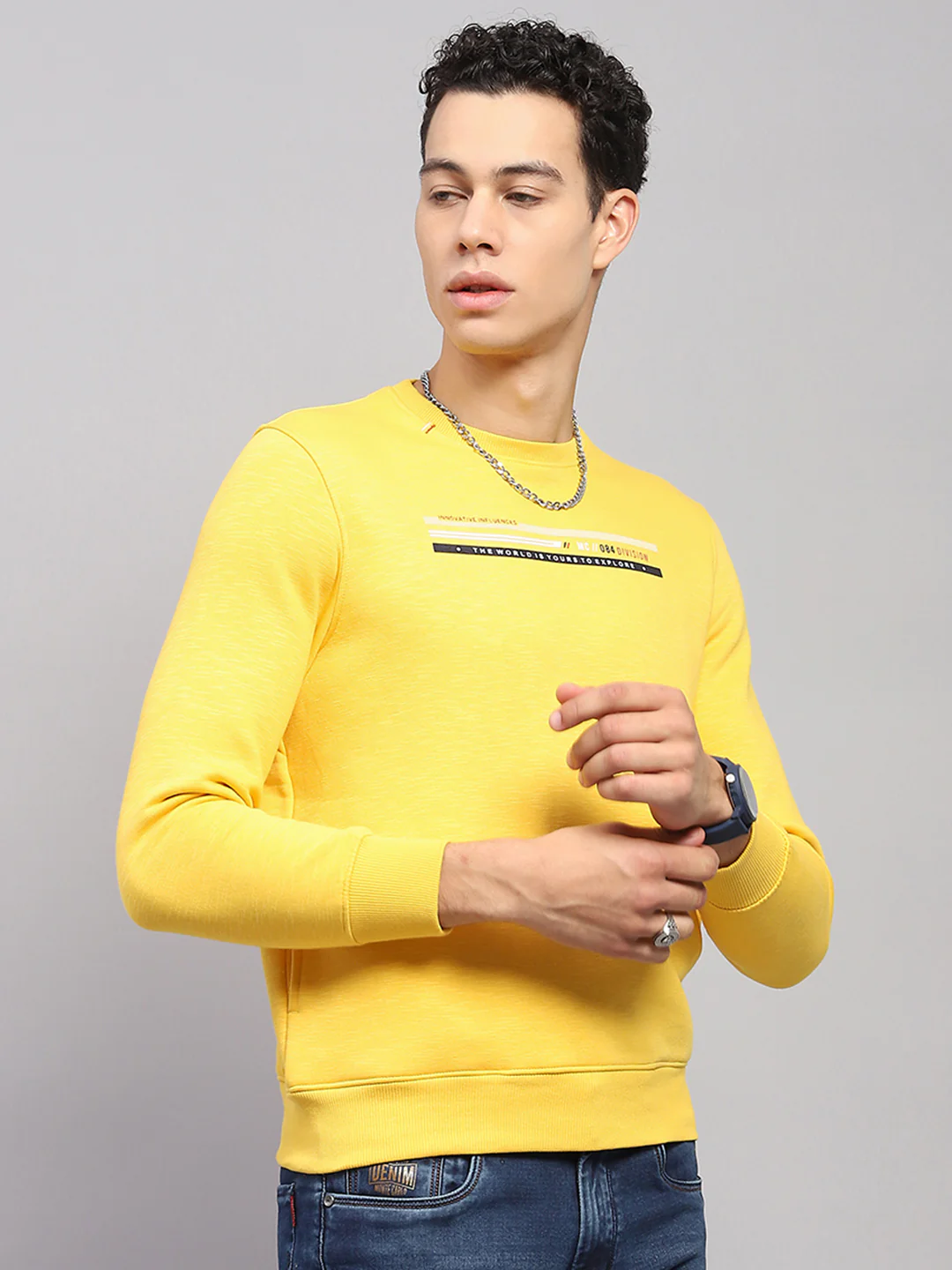 Men Yellow Printed Round Neck Full Sleeve Sweatshirt - Image 4