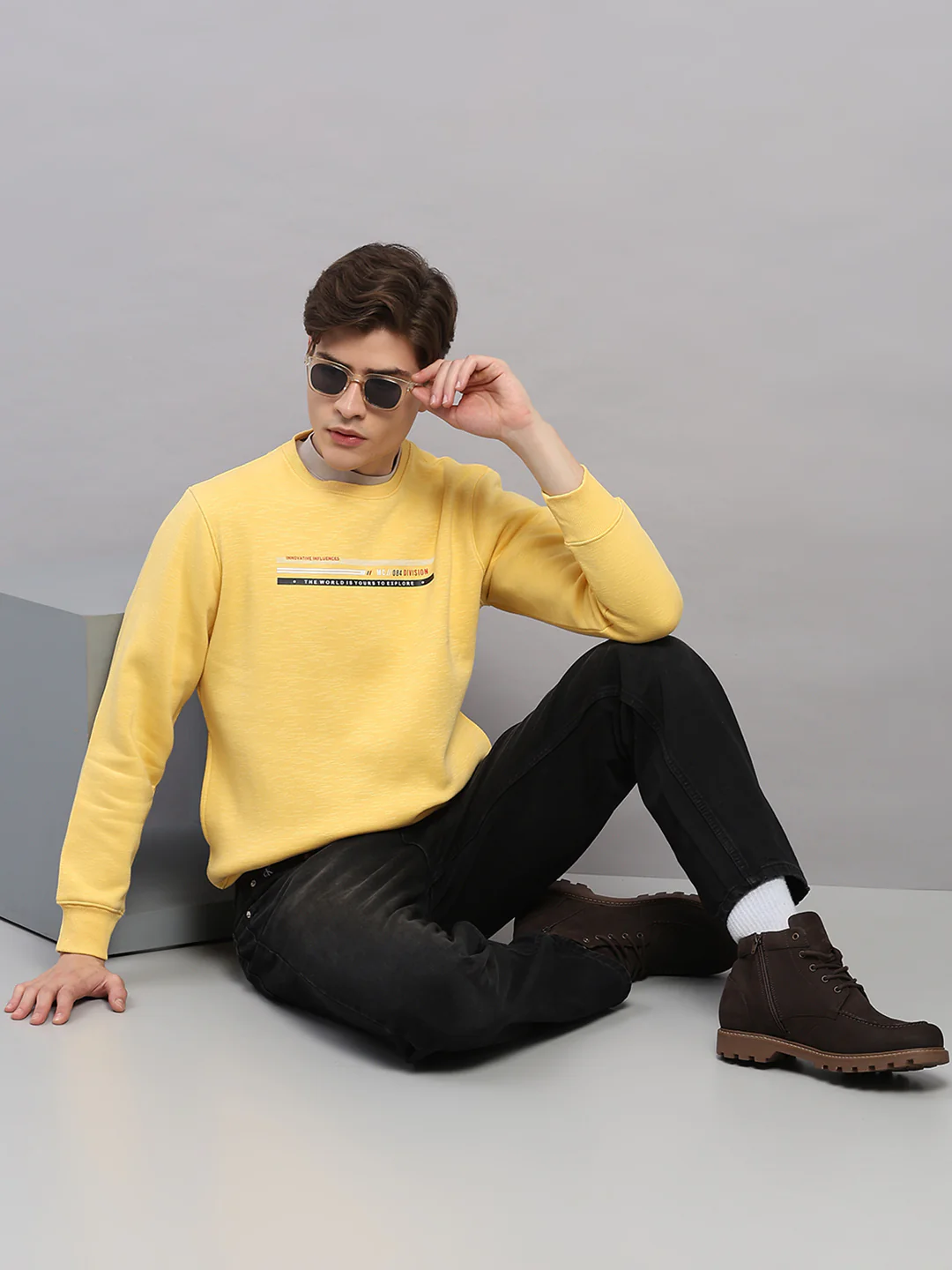 Men Yellow Printed Round Neck Full Sleeve Sweatshirt - Image 2