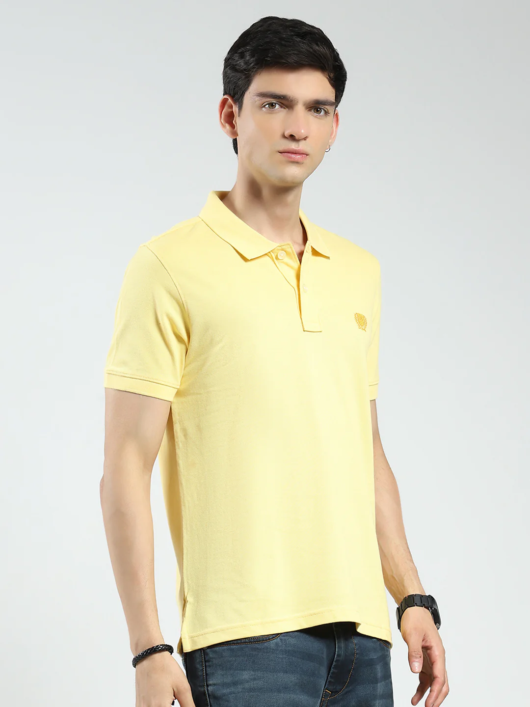 Men Yellow Solid Collar Half Sleeve T-Shirt - Image 4