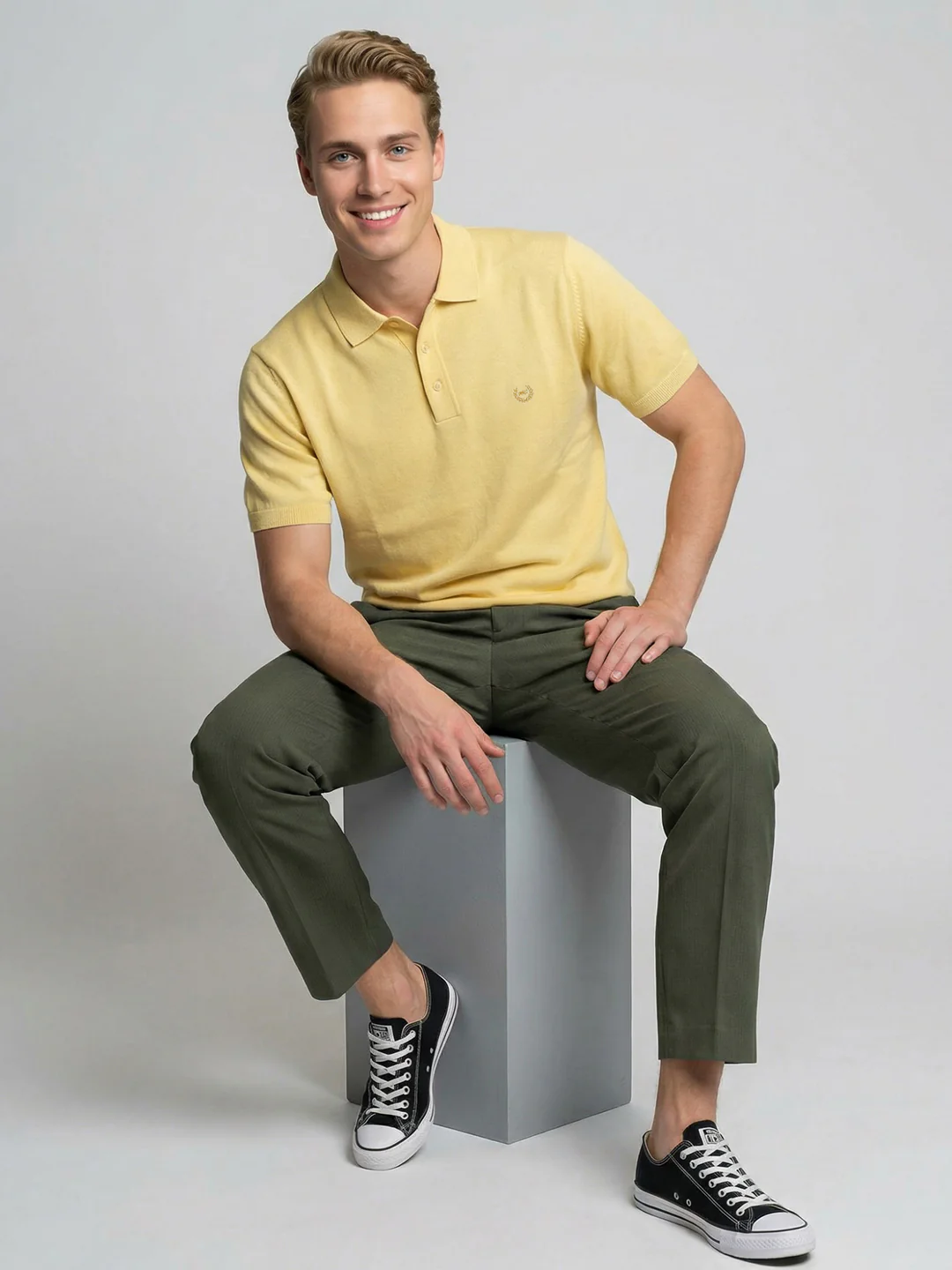 Men Yellow Solid Collar Half Sleeve T-Shirt - Image 5
