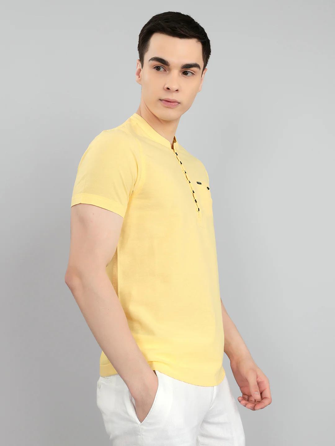 Men Yellow Solid Henley Neck Half Sleeve Kurta - Image 3