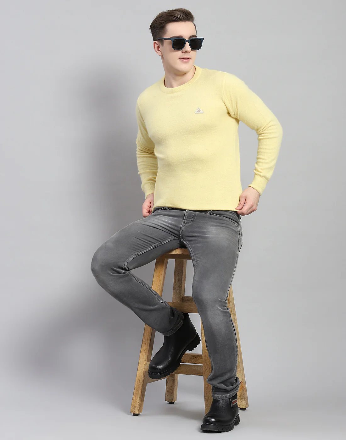 Men Yellow Solid Round Neck Full Sleeve Pullover - Image 2
