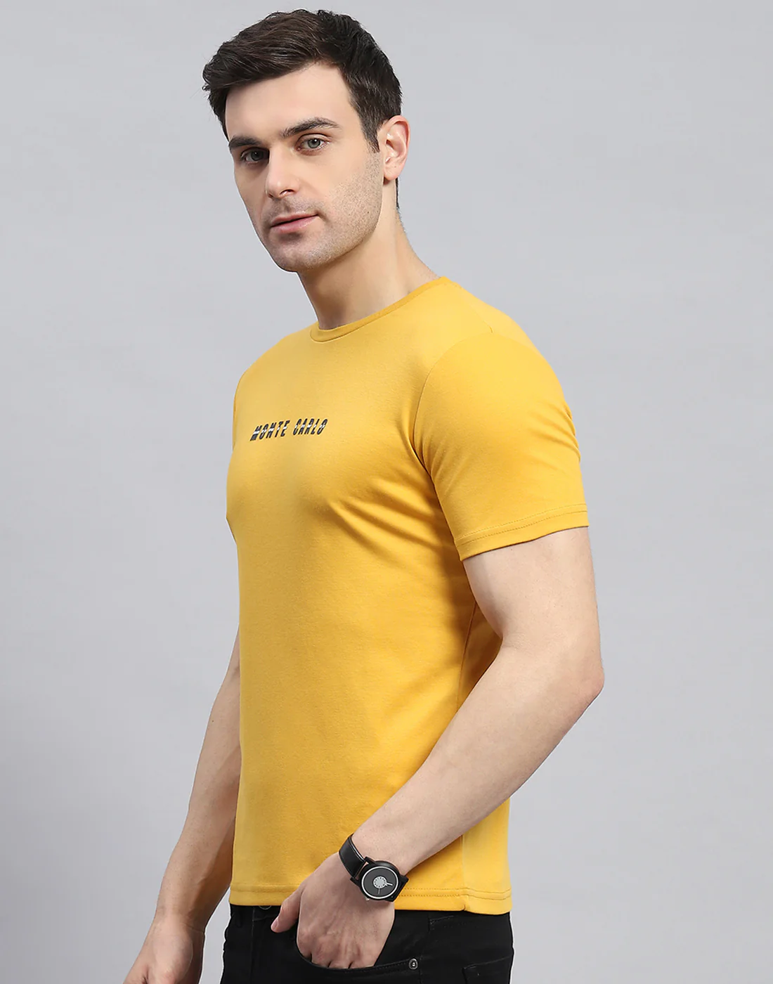 Men Yellow Solid Round Neck Half Sleeve T-Shirt - Image 4
