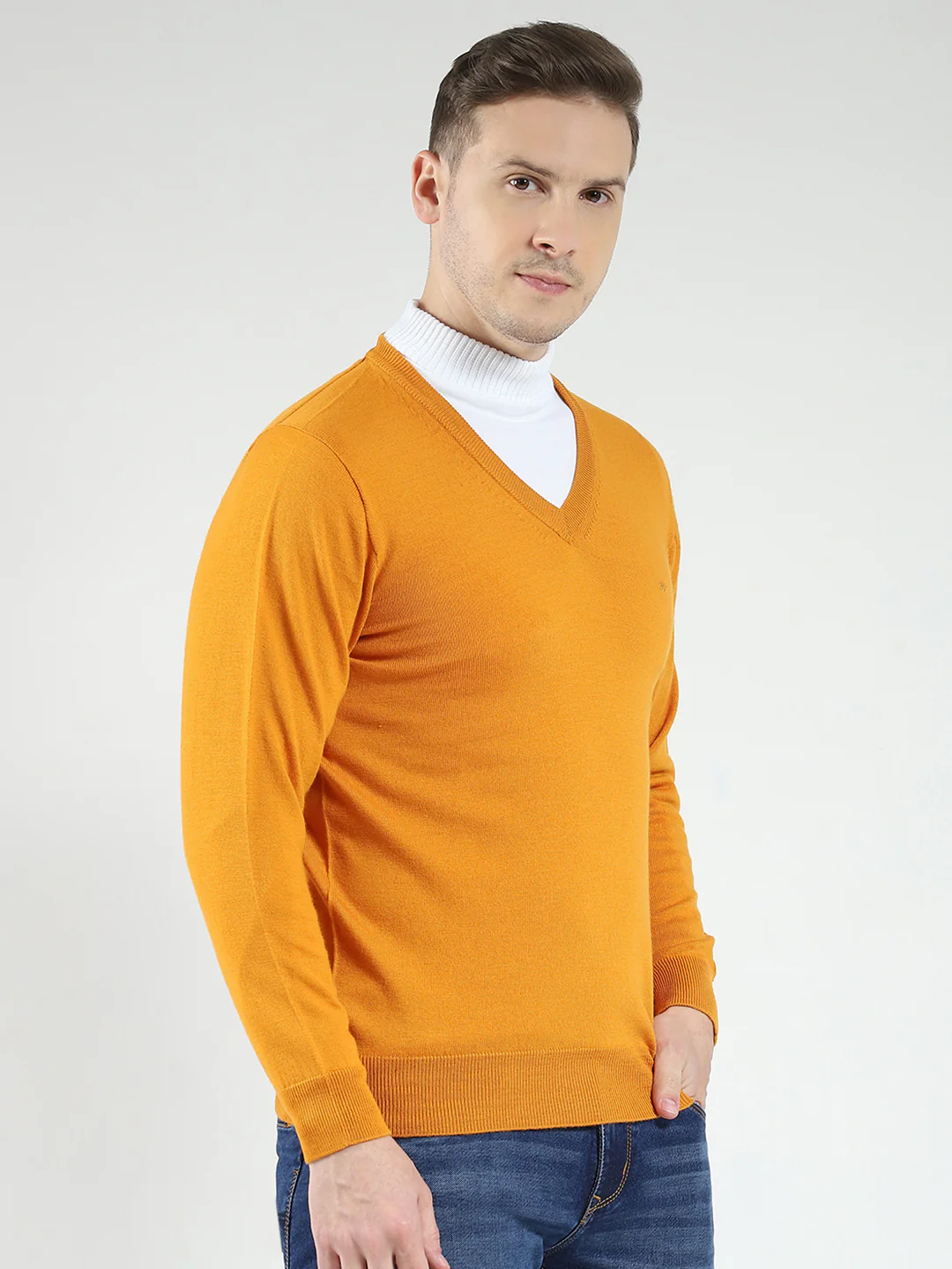 Men Yellow Solid V Neck Full Sleeve Pullover - Image 4
