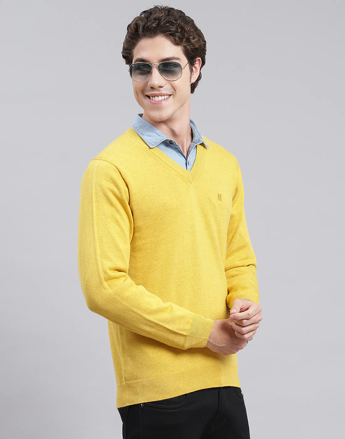Men Yellow Solid V Neck Full Sleeve Pullover - Image 4