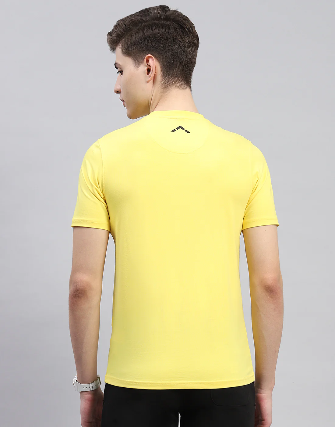 Rock.it Men Yellow Solid V Neck Half Sleeve T-Shirt - Image 5