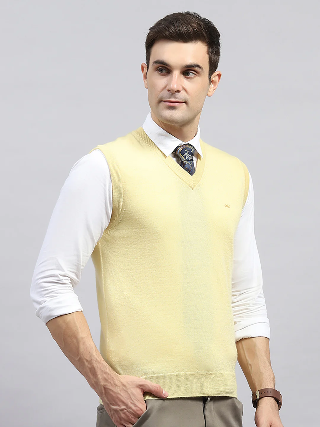Men Yellow Solid V Neck Sleeveless Sweater - Image 4