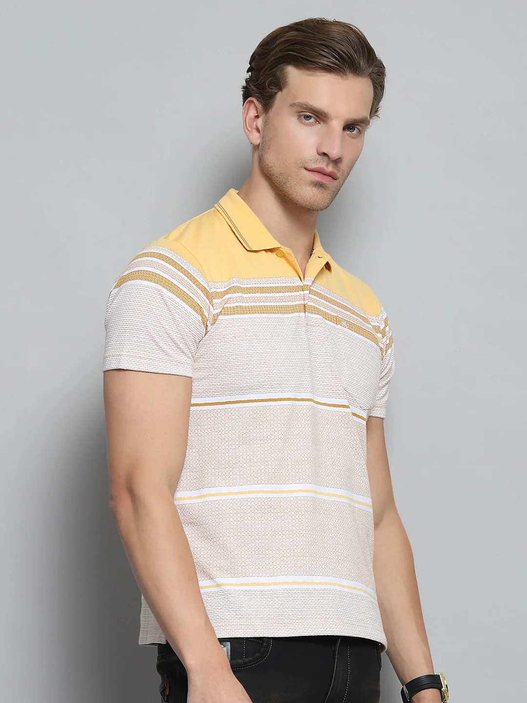 Men Yellow Stripe Collar Half Sleeve T-Shirt - Image 4