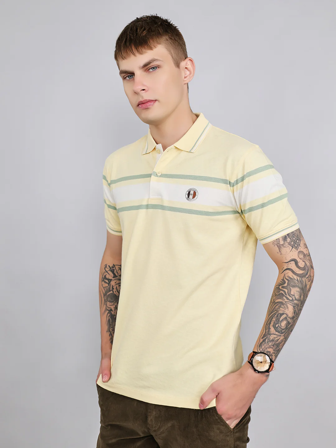 Men Yellow Stripe Collar Half Sleeve T-Shirt - Image 2
