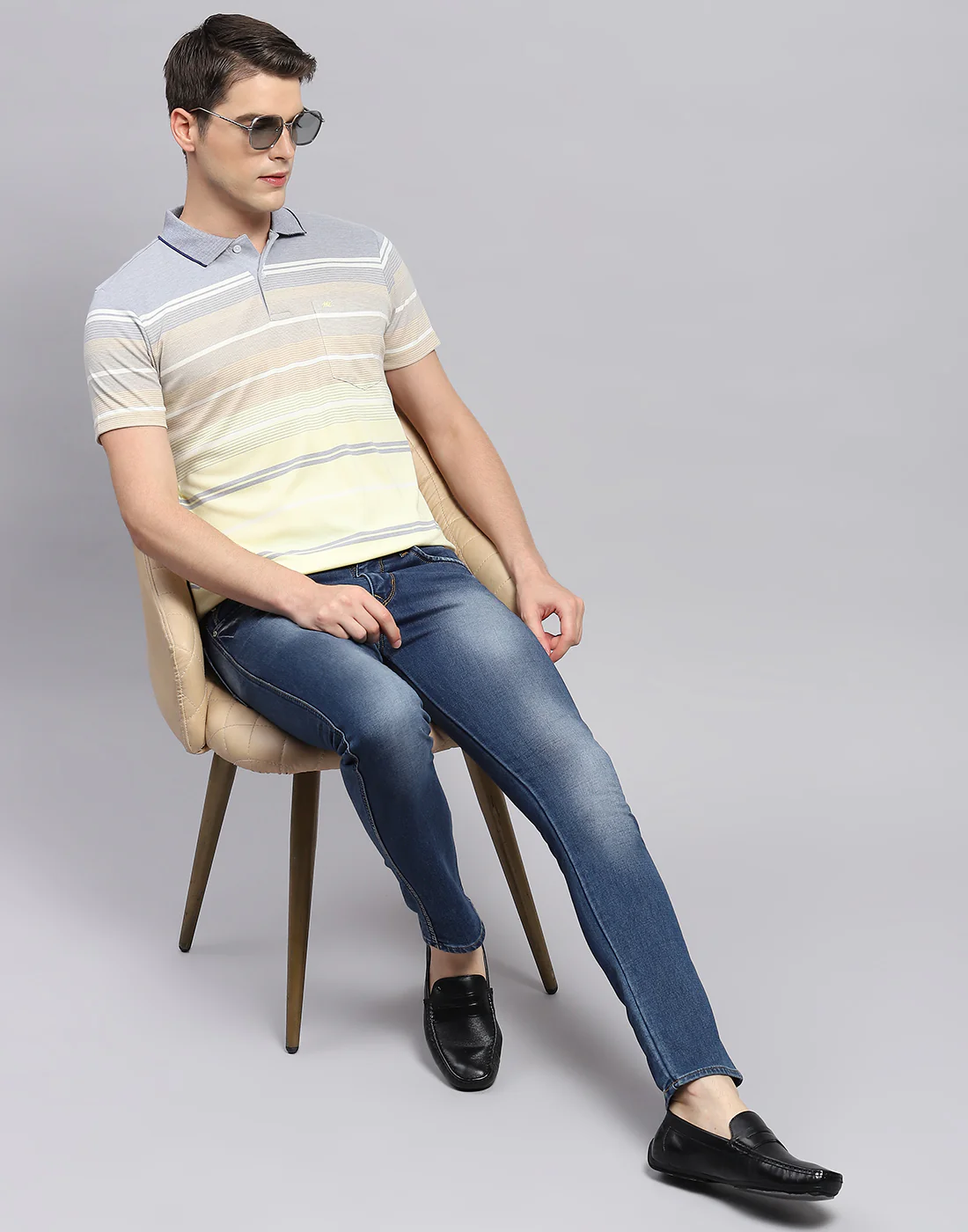 Men Yellow Stripe Collar Neck Half Sleeve T-Shirt - Image 2