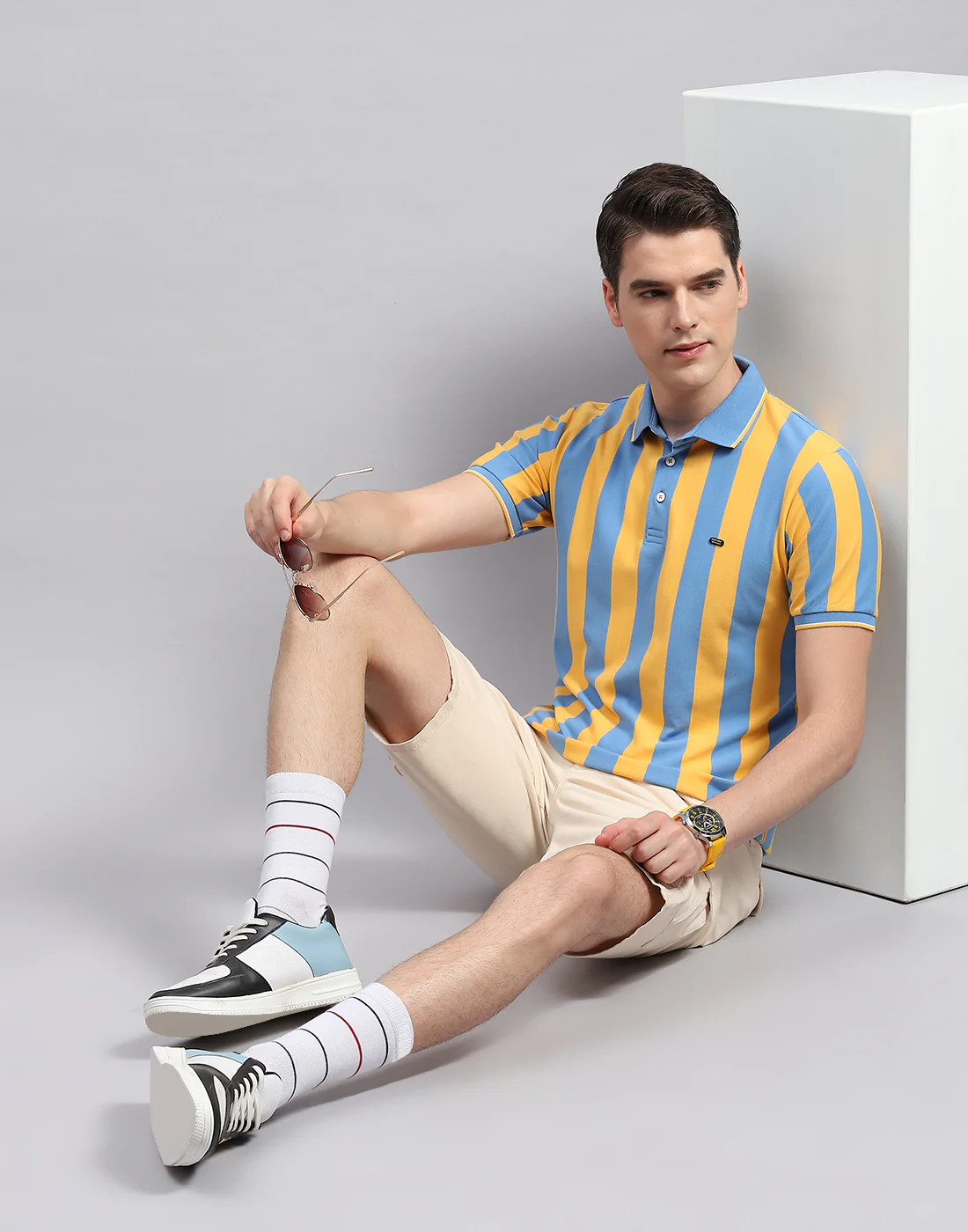 Men Yellow Stripe Polo Collar Half Sleeve T-Shirt - Image 2