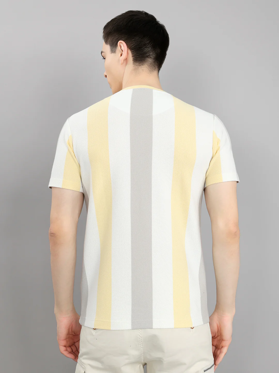 Men Yellow Stripe Round Neck Half Sleeve T-Shirt - Image 4
