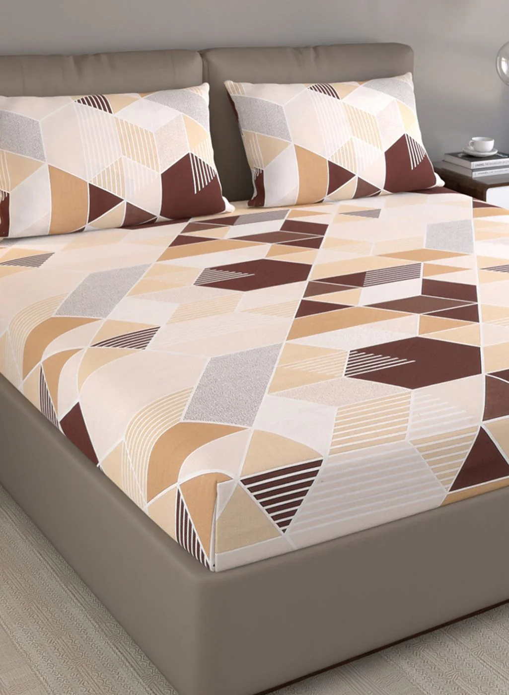 120TC Pure Cotton Queen Bedsheet with 2 Pillow Covers - Image 4