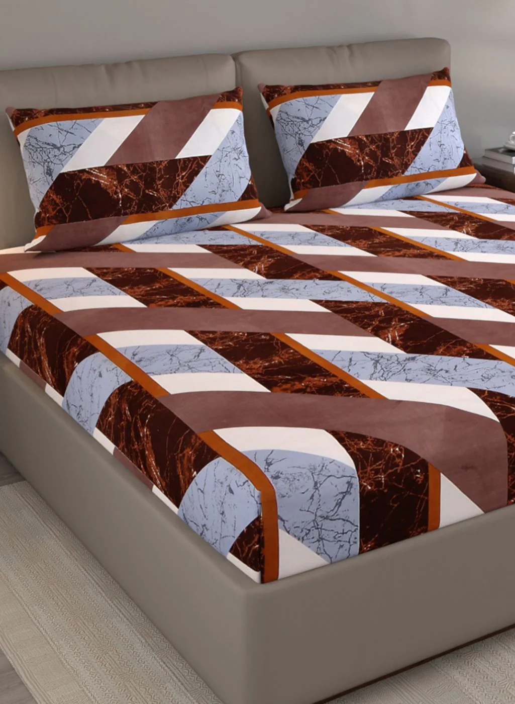130 GSM Polyester Queen Bedsheet with 2 Pillow Covers - Image 4