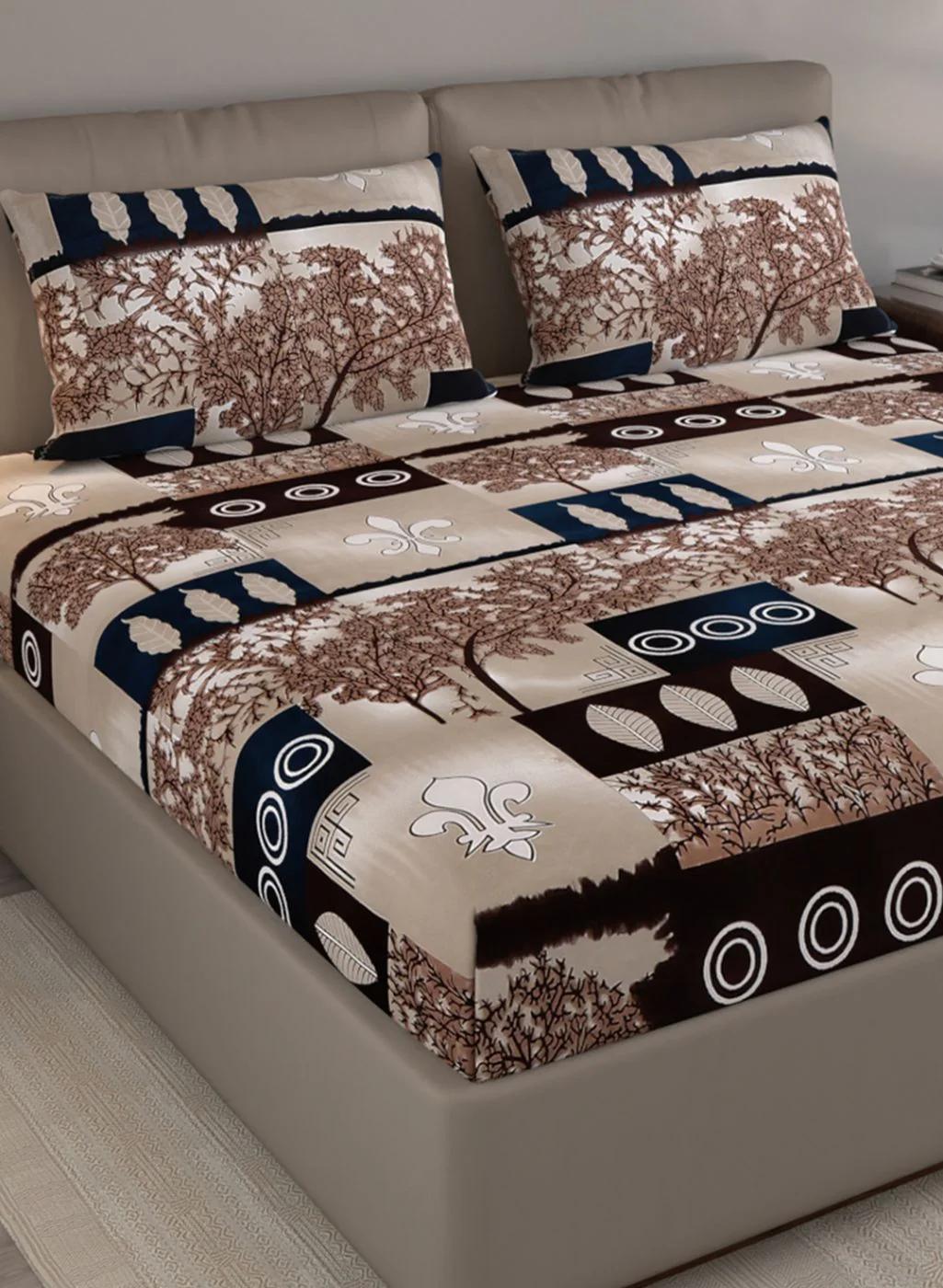 130 GSM Polyester Queen Bedsheet with 2 Pillow Covers - Image 4