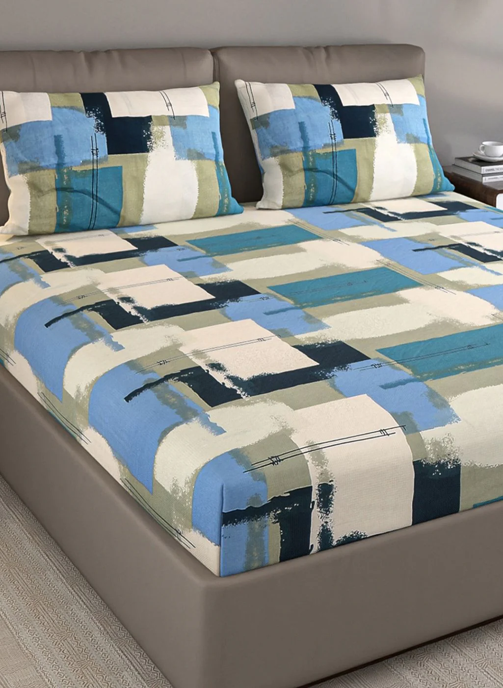 140TC Pure Cotton Queen Bedsheet with 2 Pillow Covers - Image 4
