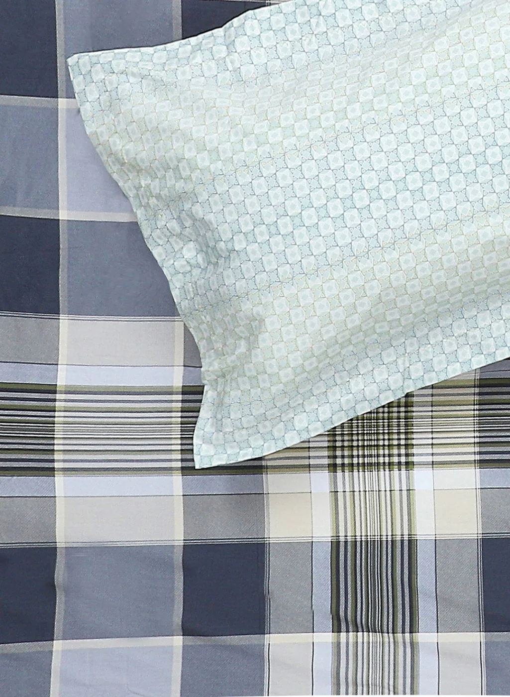 200TC Pure Cotton King Bedsheet with 2 Pillow Covers - Image 5