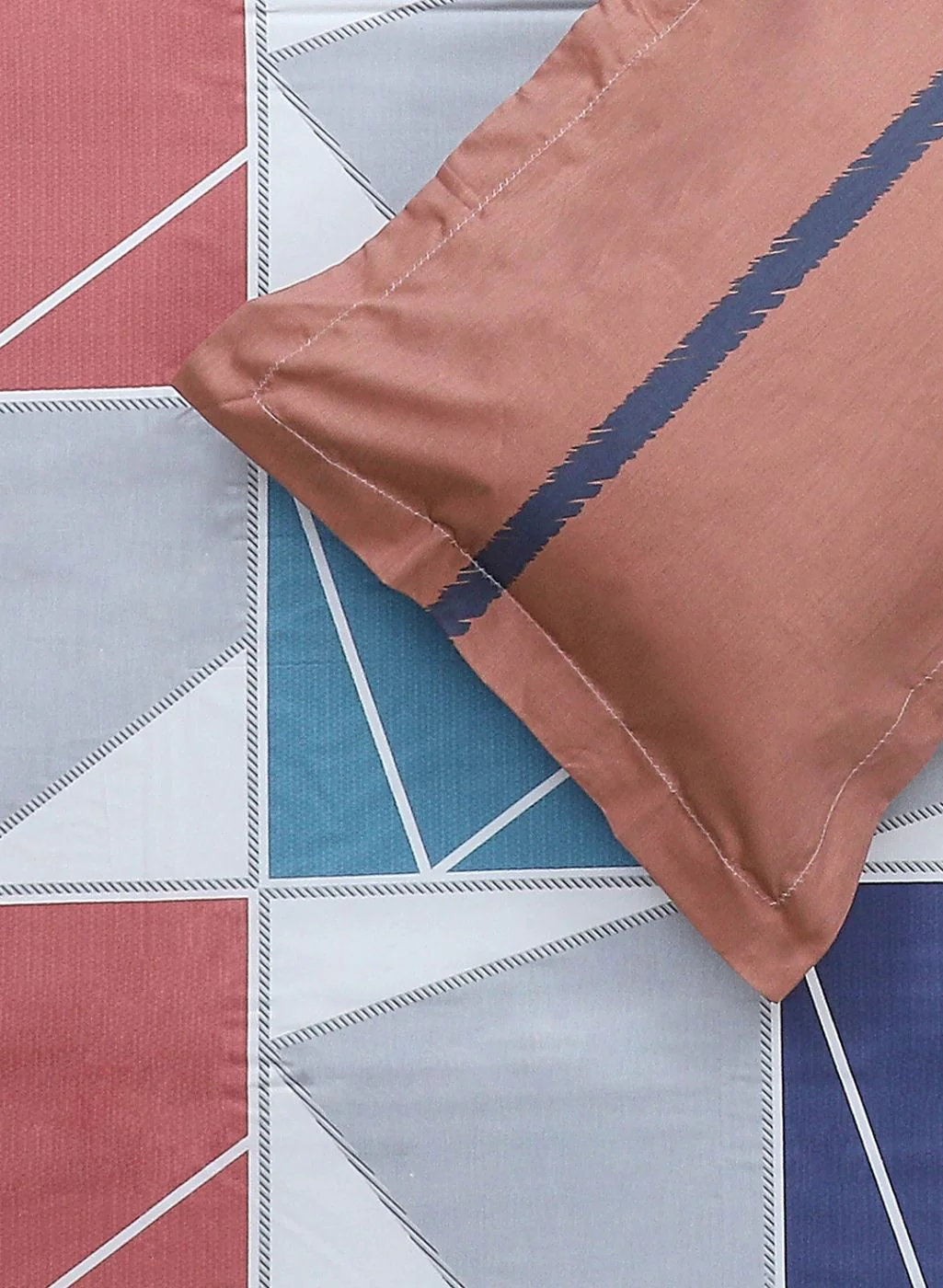 200TC Pure Cotton King Bedsheet with 2 Pillow Covers - Image 5