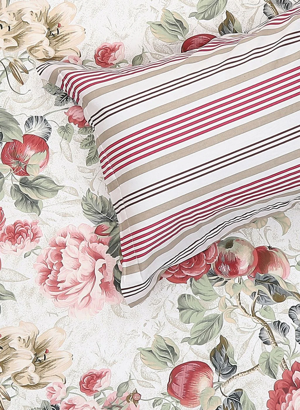 200TC Pure Cotton Queen Bedsheet with 2 Pillow Covers - Image 5