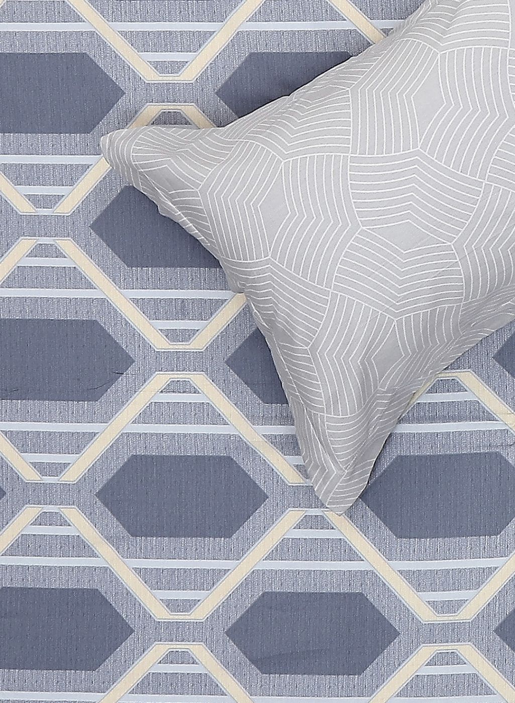 200TC Pure Cotton Queen Bedsheet with 2 Pillow Covers - Image 5